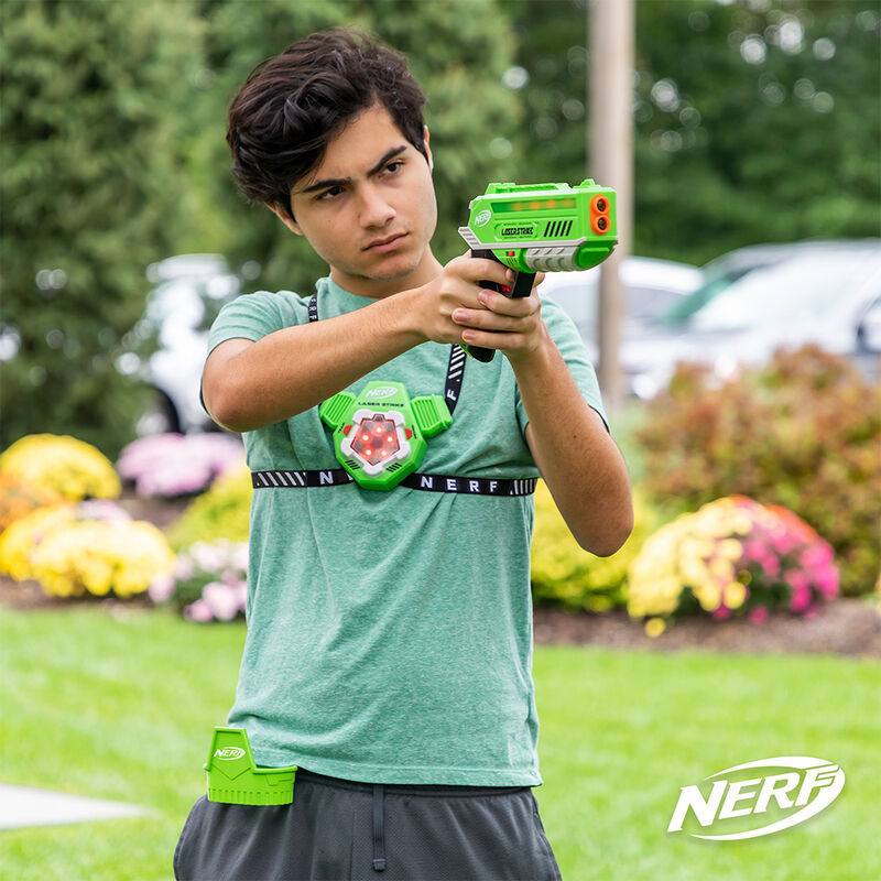 NERF Laser Strike 4 Player Laser Tag Game Pack Complete with 4 300ft Range Blasters, 4 Target Vests & 4 Holsters image number 6