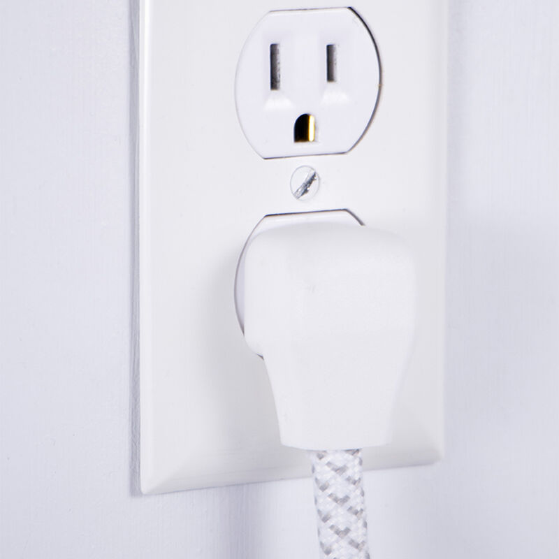 Philips 3-Outlet Grounded 6' Extension Cord with 3 USB Ports image number 8