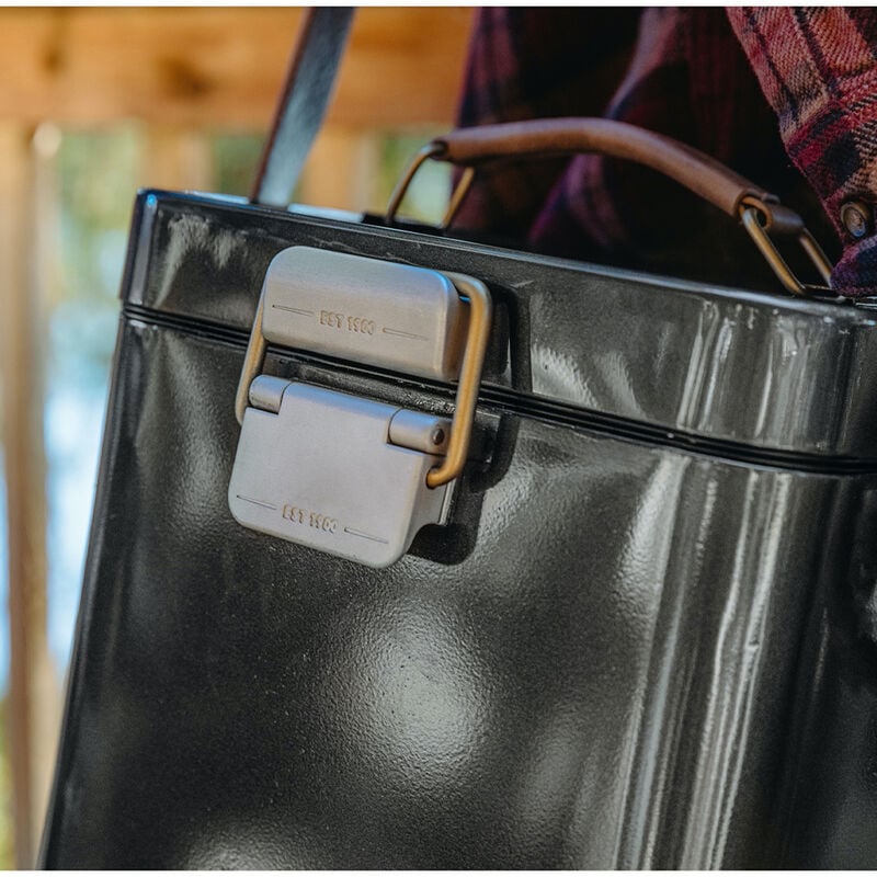 Coleman 1900 Collection 11-Quart Steel-Belted Cooler image number 4