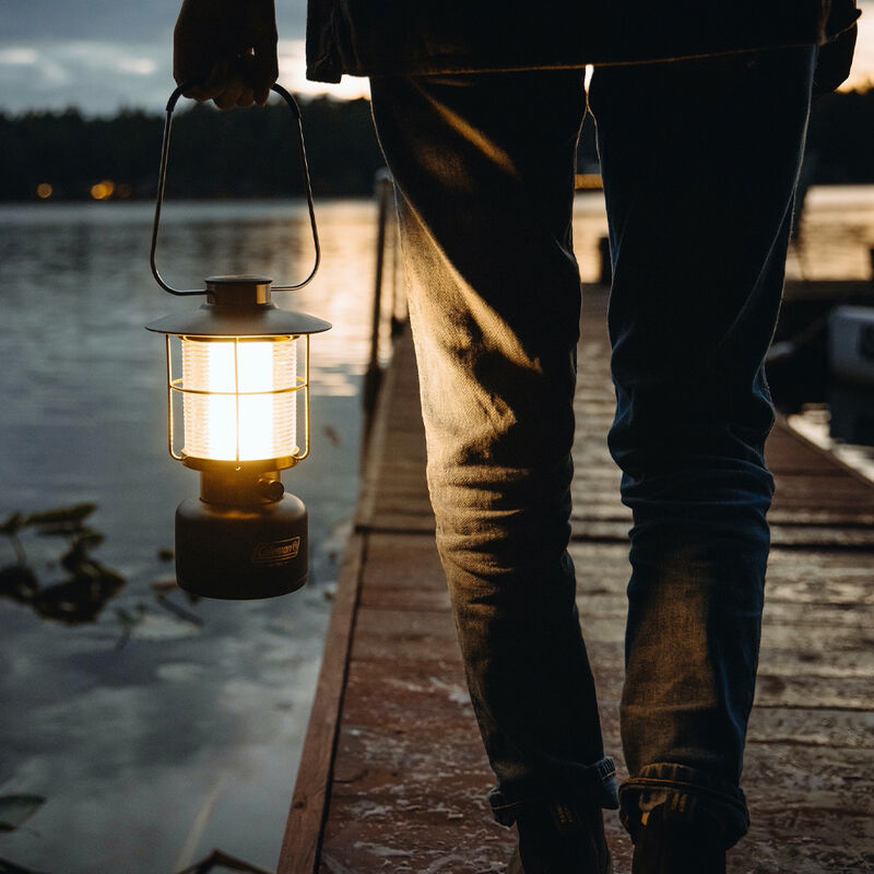Coleman 1900 Collection 600-Lumen LED Lantern image number 7