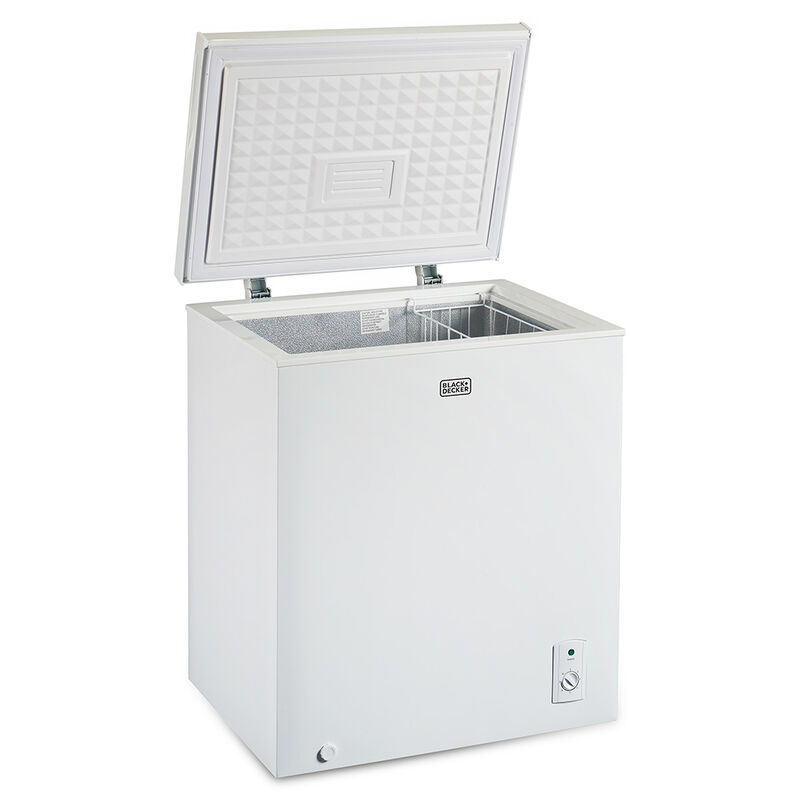 Black+Decker 5.1 cu. ft. Chest Freezer, White image number 4