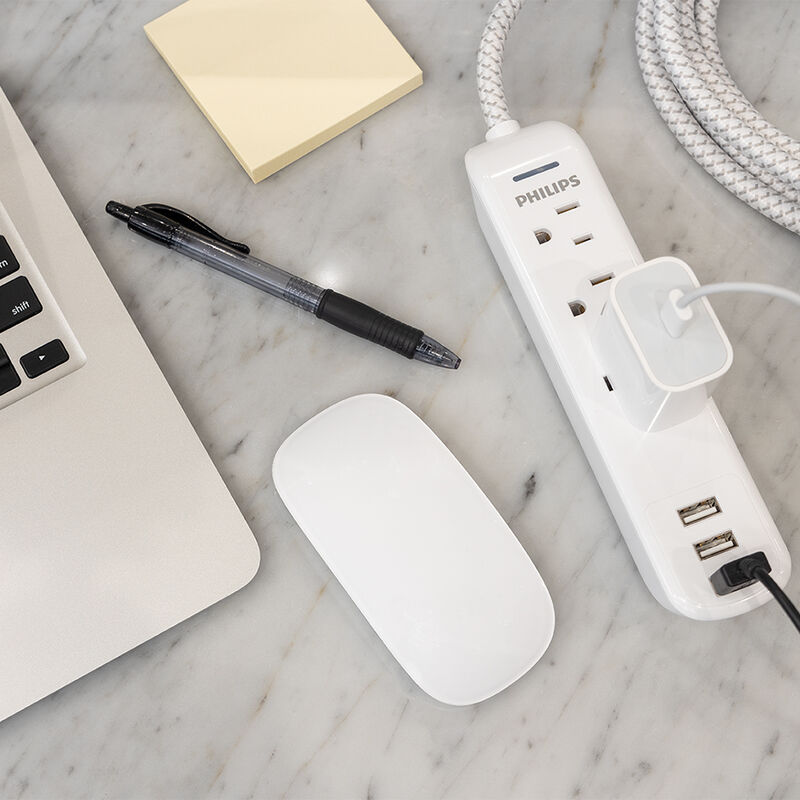 Philips 3-Outlet Grounded 6' Extension Cord with 3 USB Ports image number 10