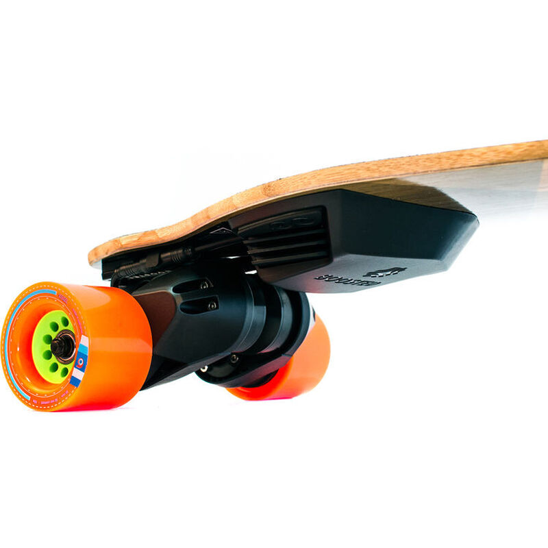 Boosted 2nd Gen. Dual+ Electric Skateboard image number 9