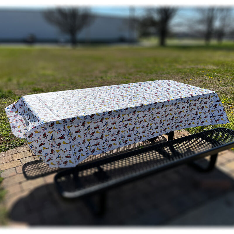 Disney PEVA 60" x 84" Americana Mickey Tablecloth image number 2