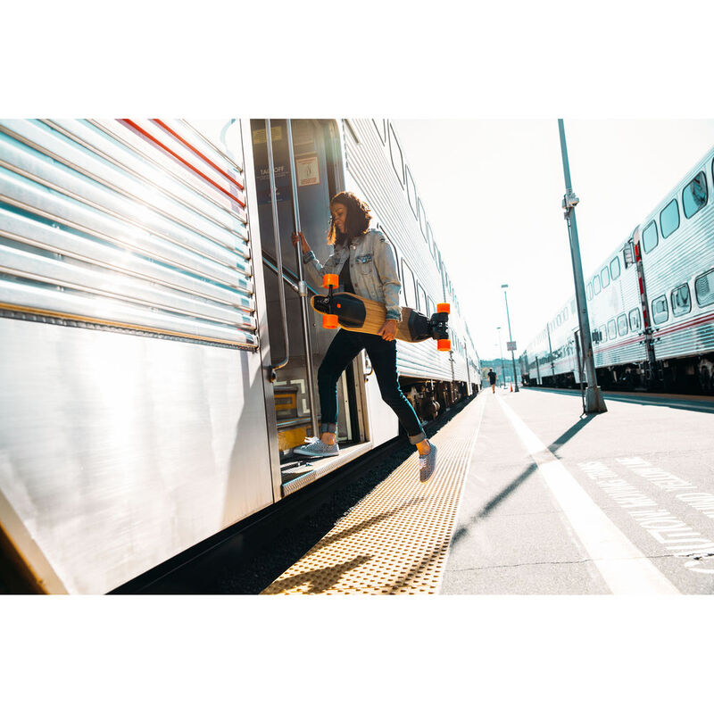 Boosted 2nd Gen. Dual+ Electric Skateboard image number 4