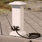 Dock Edge Solar Dock Light With Stainless Steel Cleat