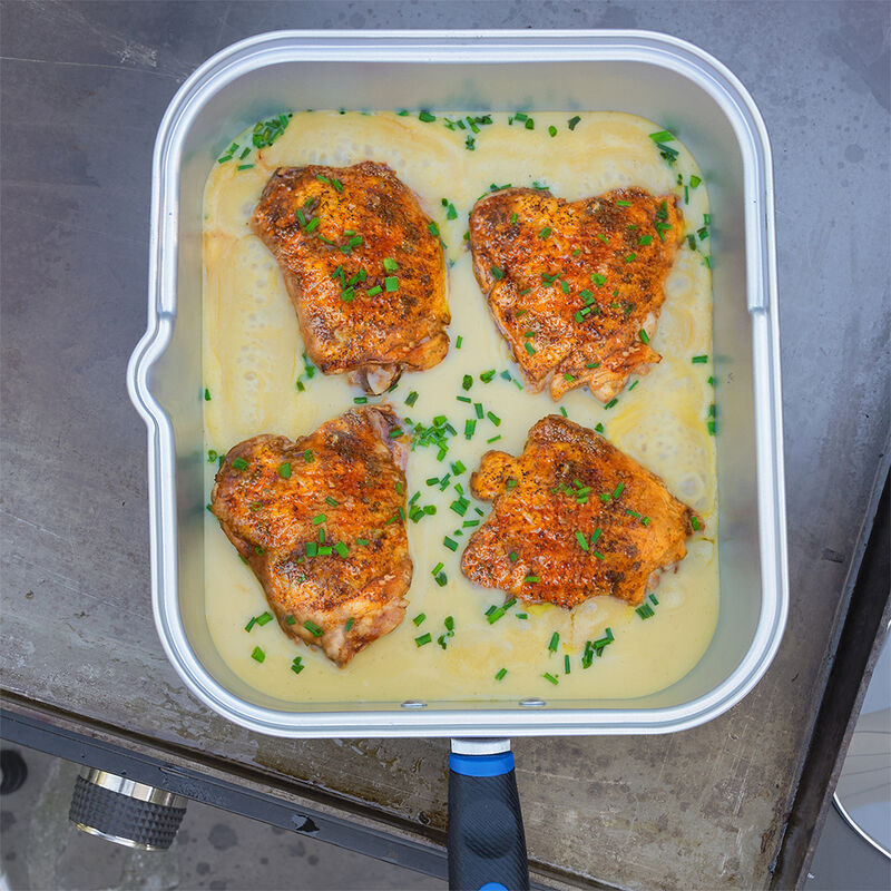 Razor 4-Quart Fry Pot with Glass Lid image number 7