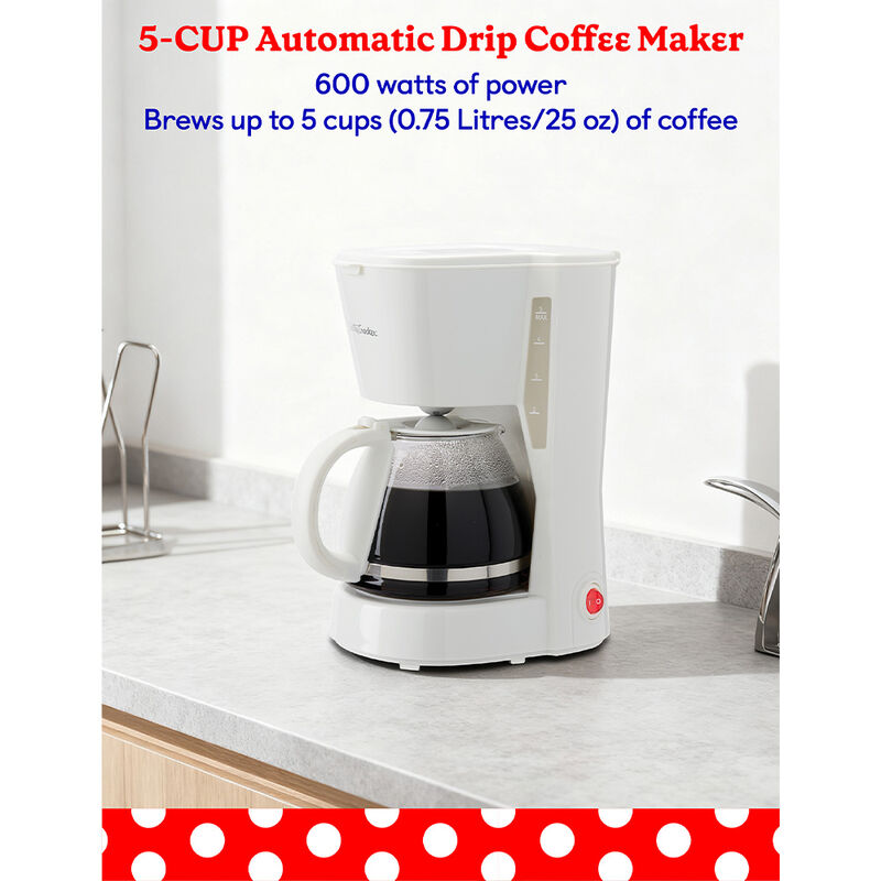 Betty Crocker 3-Piece Kitchen Appliance Set with Coffee Maker, Toaster, and Kettle image number 4