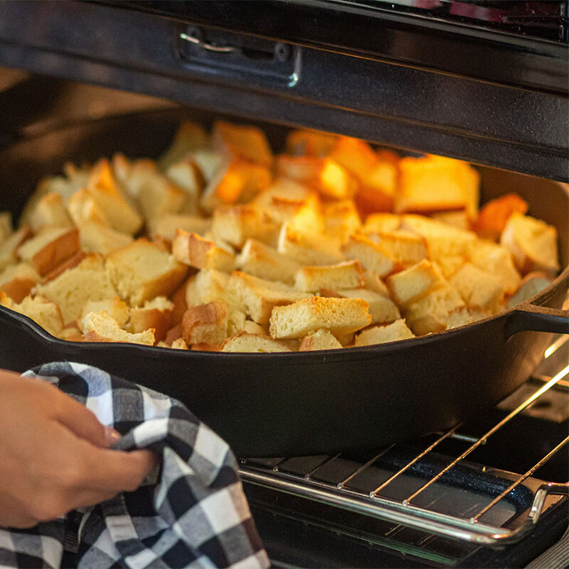 Bayou Classic&reg; 16-in Cast Iron Skillet with pour spouts and helper handles image number 2