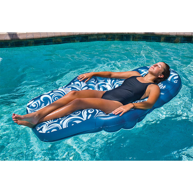 Lu WOW Lounge image number 3