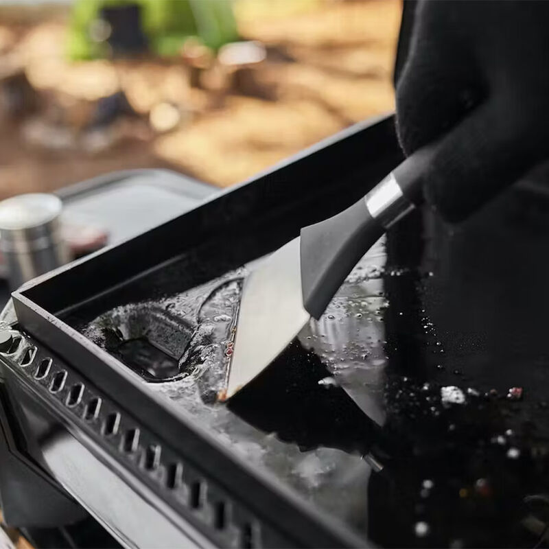 Weber Traveler 17" LP Portable Griddle image number 3