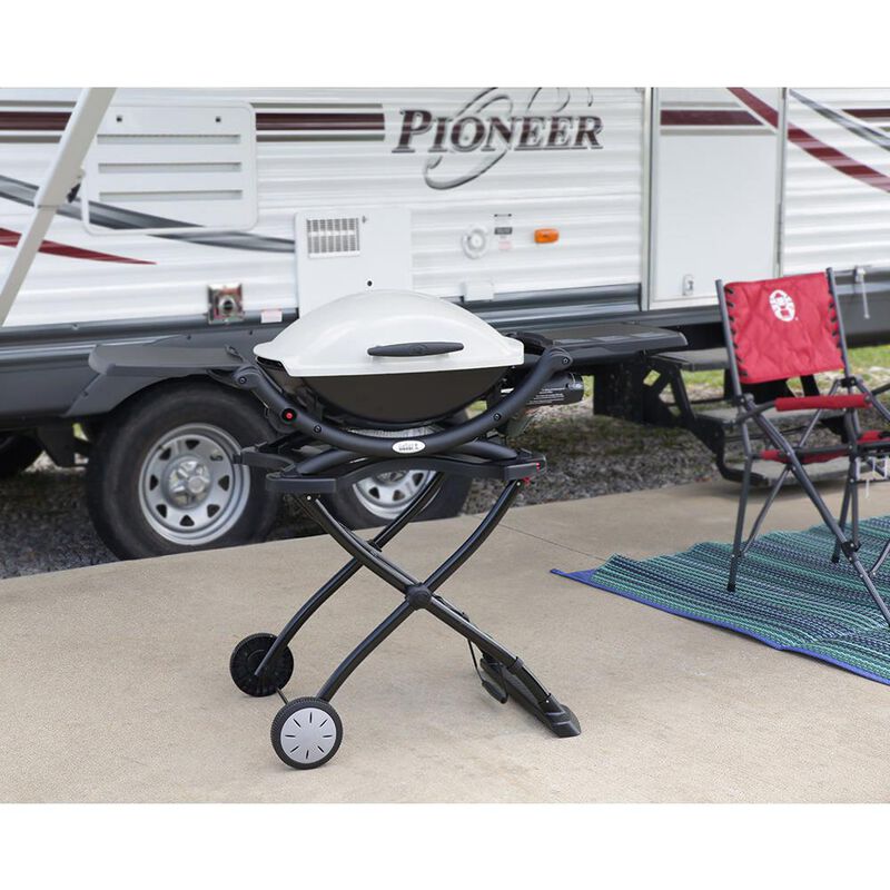 Weber Q 2000 Portable Propane Grill image number 7