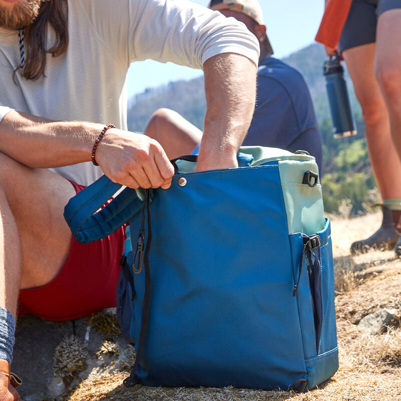 Coleman MoRph 24-Can Convertible Soft-Sided Cooler Totepack image number 8