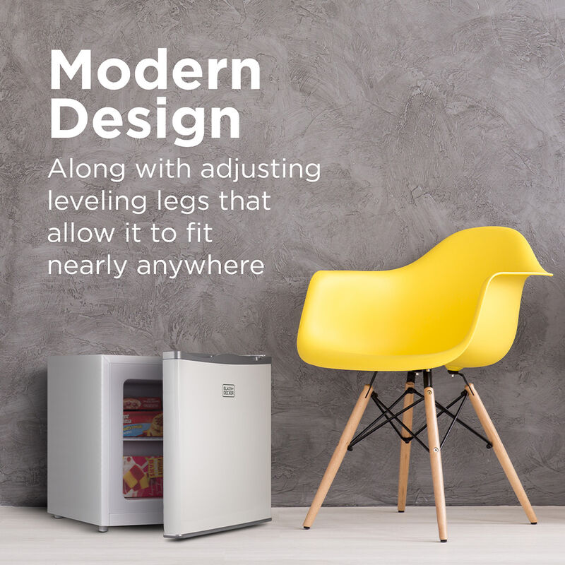 Black+Decker 1.2 cu. ft. Compact Upright Freezer, White image number 5