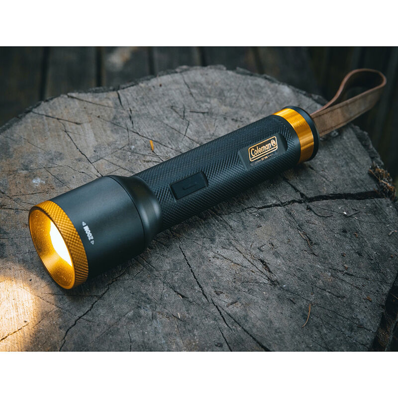 Coleman 1900 Collection 700-Lumen LED Flashlight image number 8