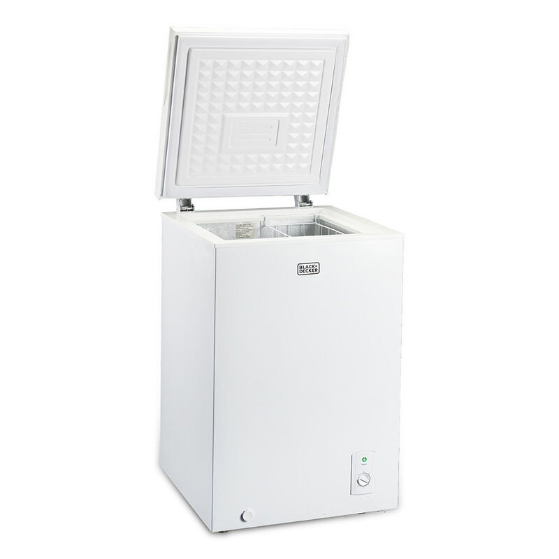 Black+Decker 3.5 cu. ft. Chest Freezer, White image number 3