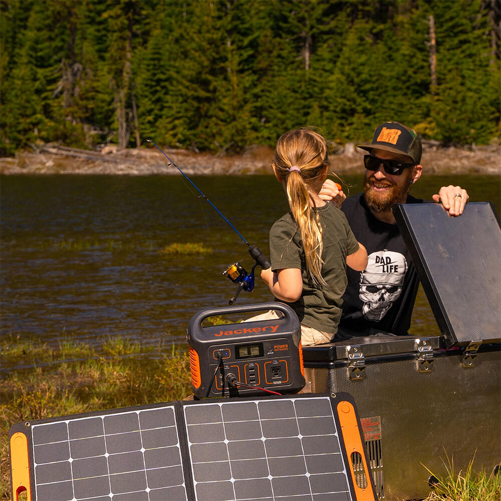 Jackery Explorer 550 Power Station & SolarSaga 100W Panel