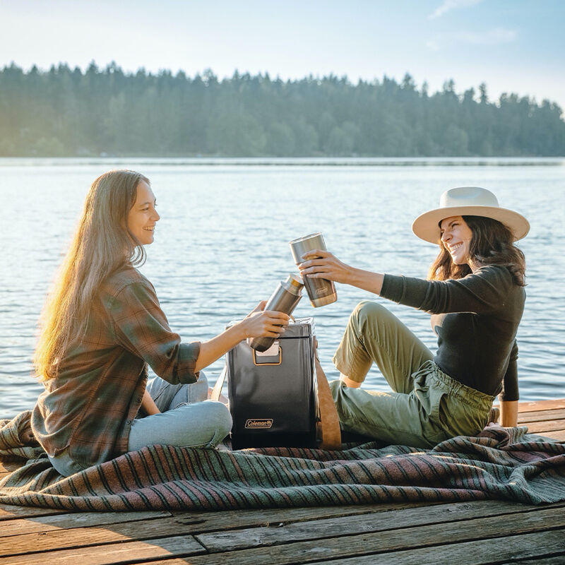 Coleman 1900 Collection 11-Quart Steel-Belted Cooler image number 8