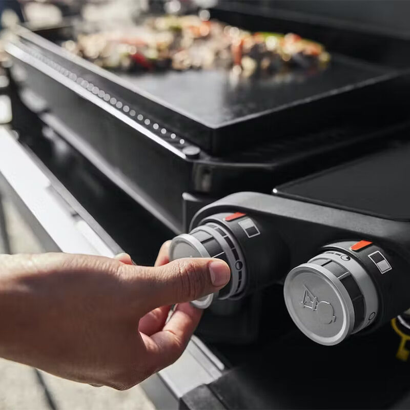 Weber Traveler 22" LP Portable Griddle image number 9