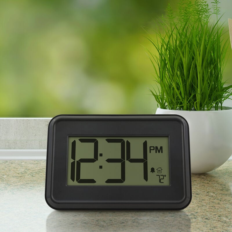 La Crosse Digital Wall Clock image number 3