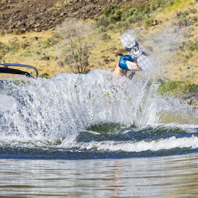 Radar Graviton Trick Waterski image number 4